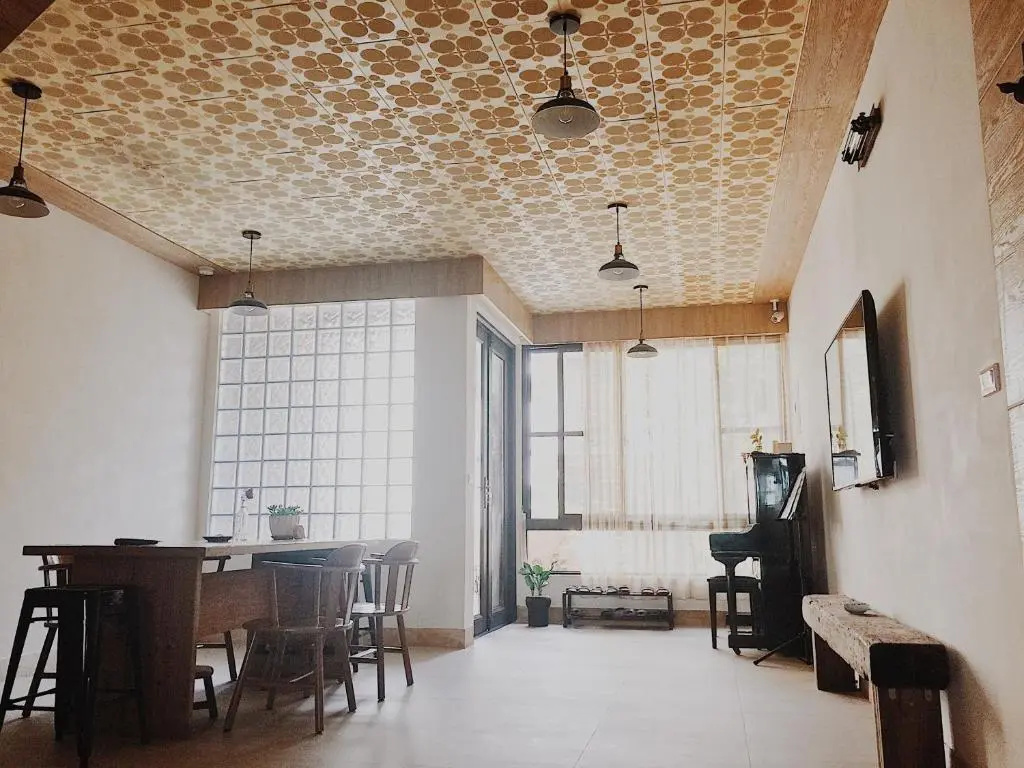 4 Bedrooms Cottage