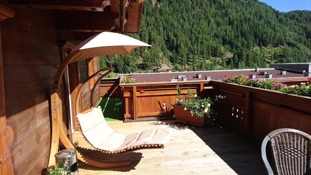 Balcony & Terrace