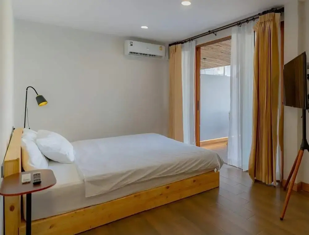 Economy room