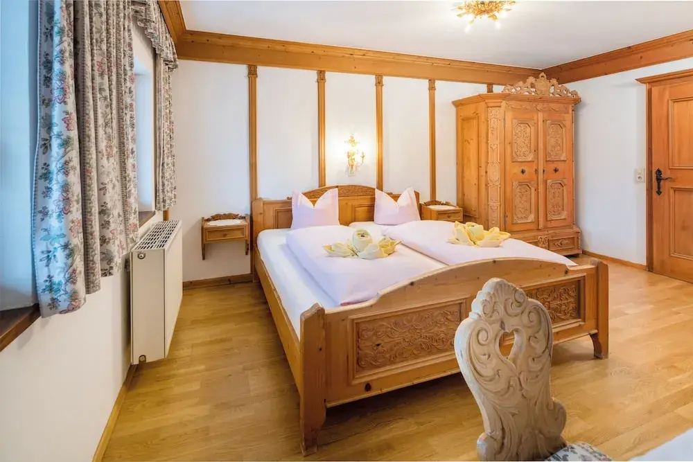 Standard Double room with mountain view (full double bed)