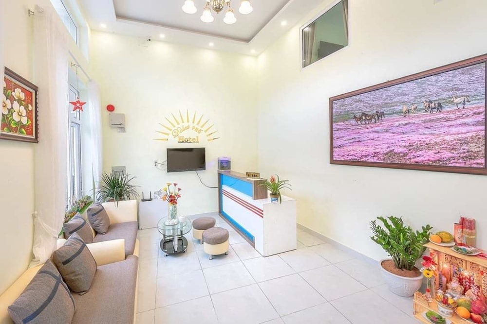 Lobby & Reception