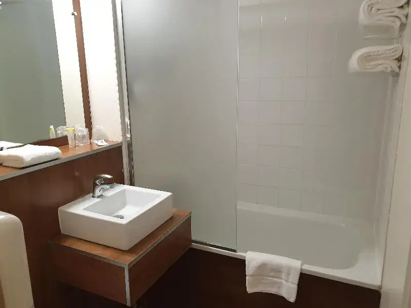 Comfort Hotel Aeroport Lyon St Exupery - Chambres