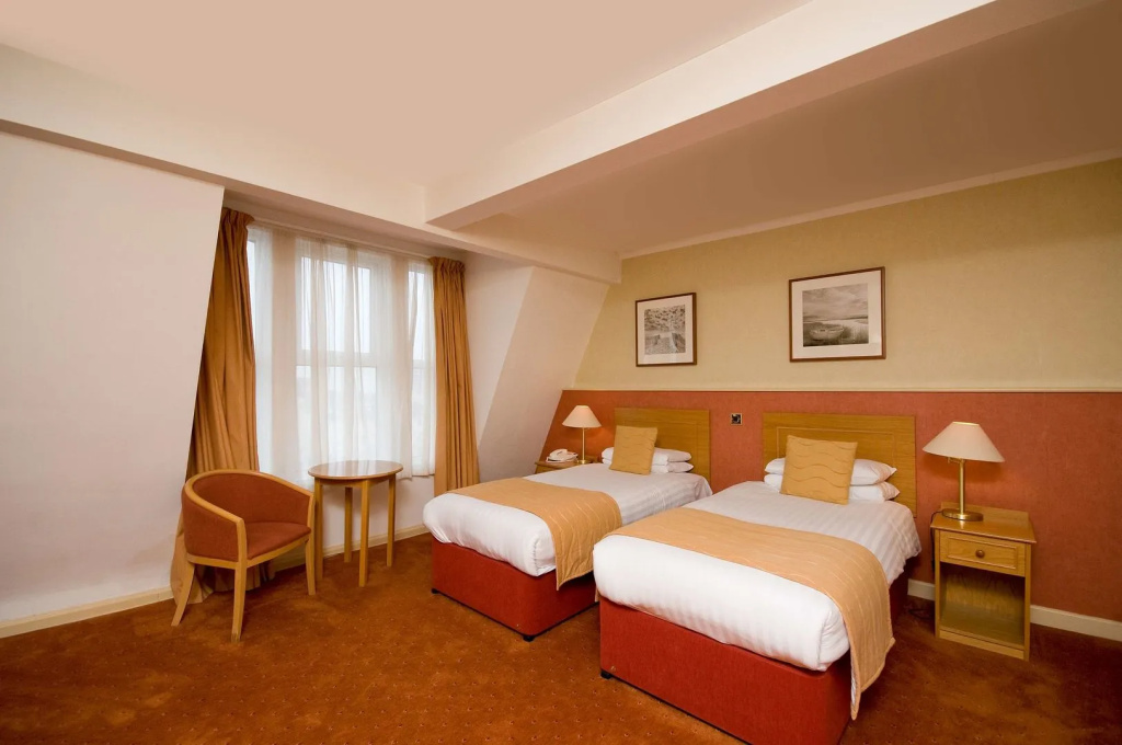 The Royal Beach Hotel - Général