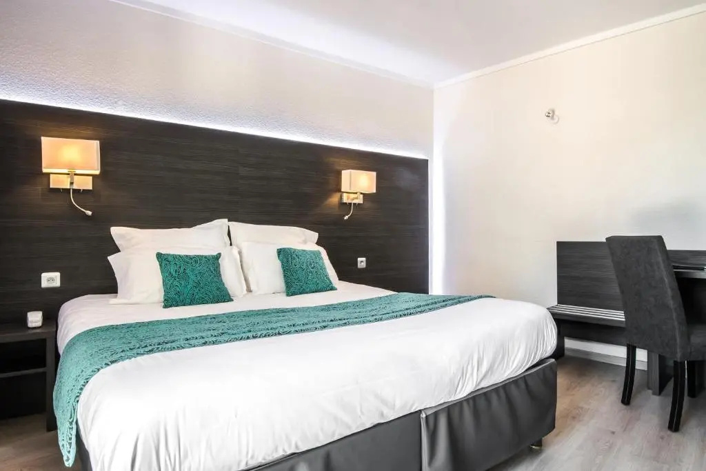 Standard Double room (full double bed)