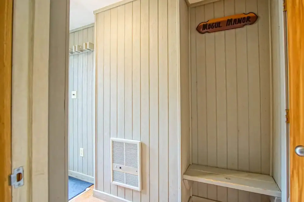 Powderidge 60: Slope Side, Fireplace, Spacious Deck