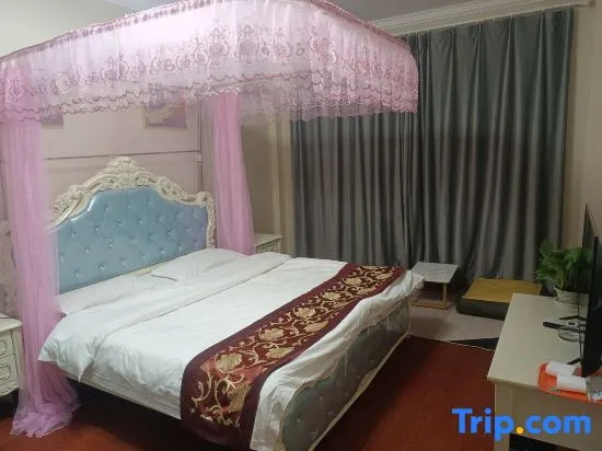Deluxe Double room (full double bed)