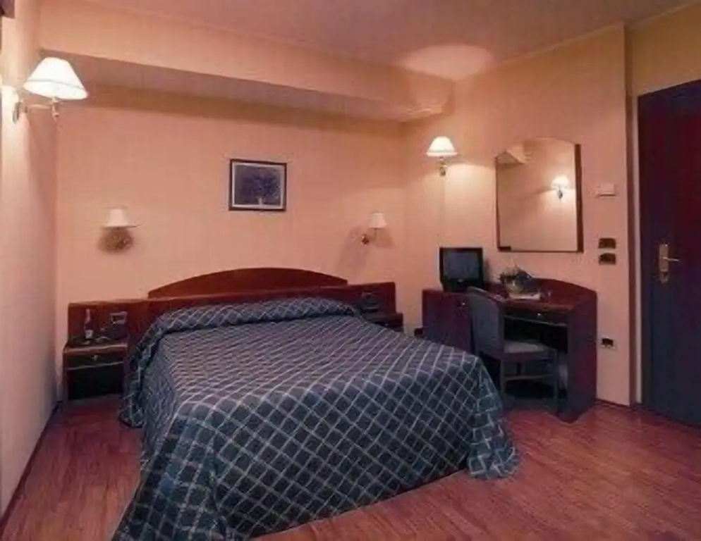 Standard Double room with balcony (full double bed)