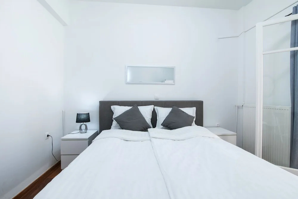 Midtown Apartment by CorfuEscapes
