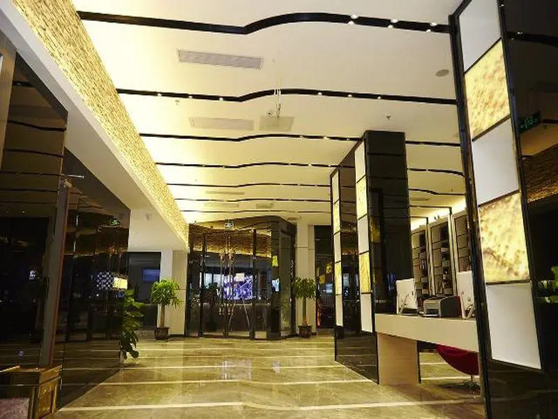 Lavande Hotel Wuhan Huanghelou Branch