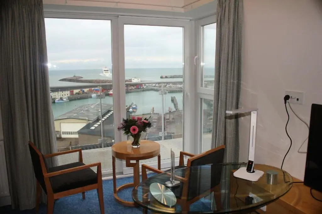 Seafront Hotel - Chambres