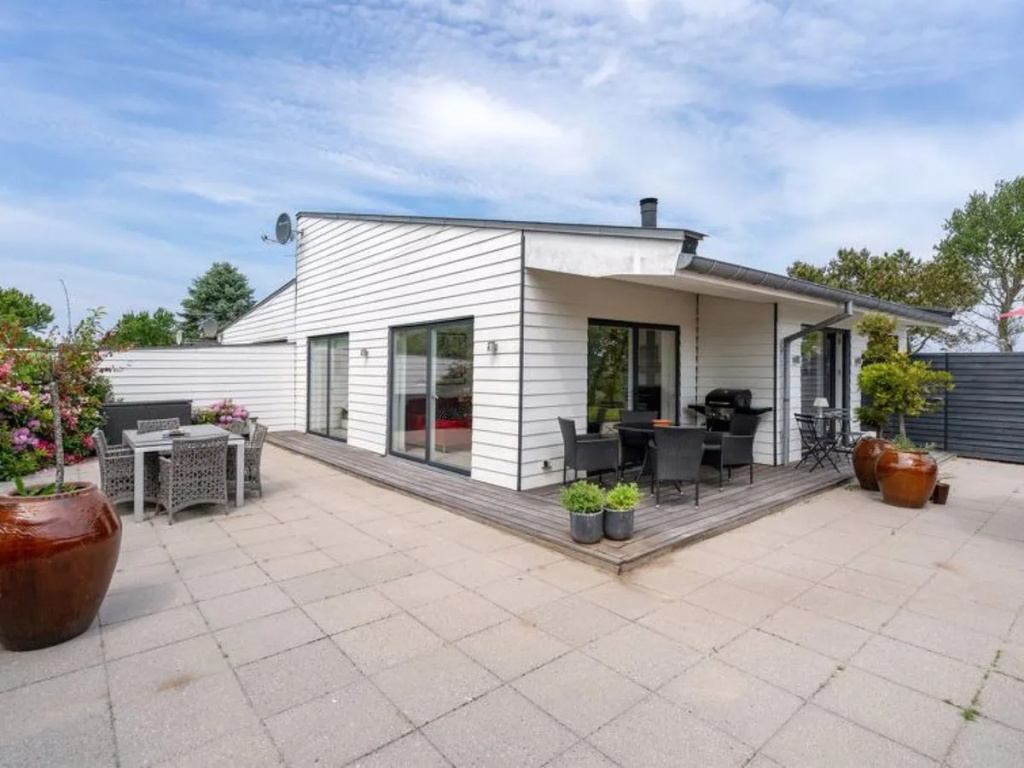 "Biorn" - 70m from the sea in Funen