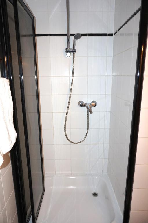 Трёхместный номер Standard в Artus Hotel