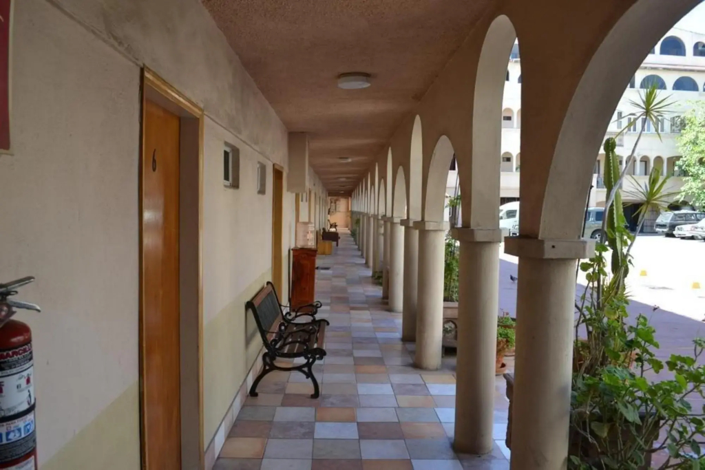 Hotel Sevilla - фото 8