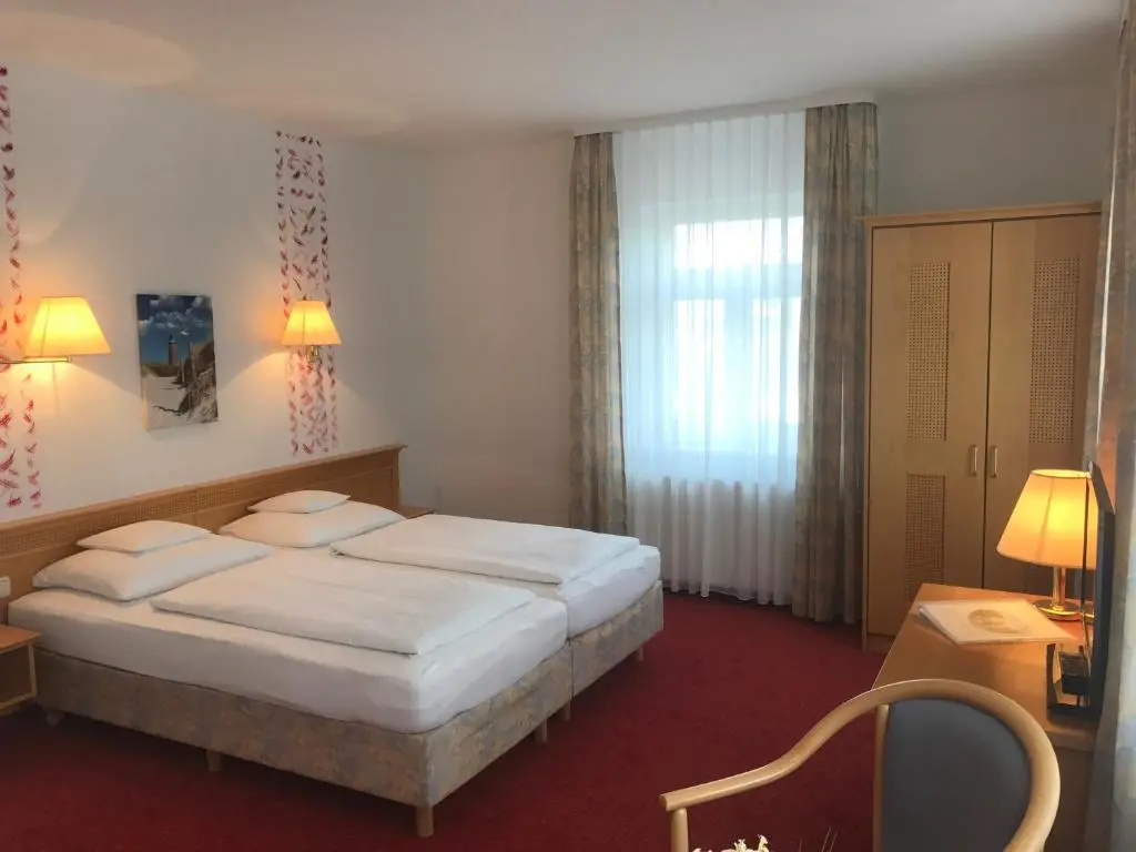 Standard Double room (full double bed)