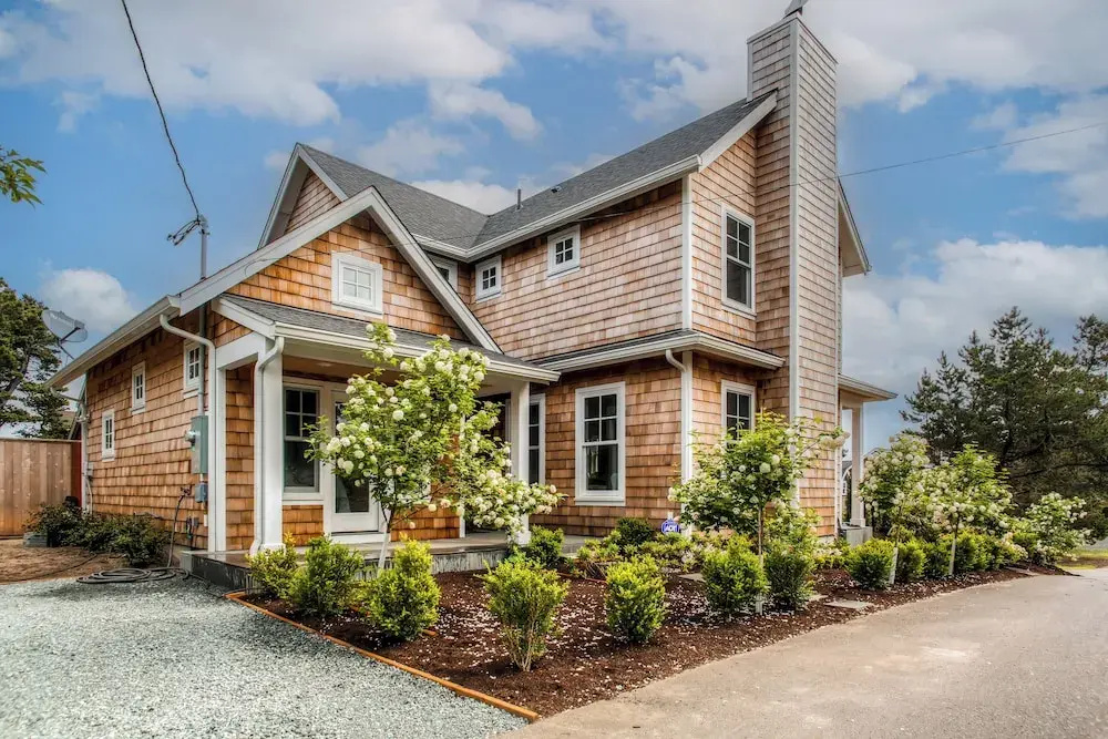 Modern Gearhart Getaway, Walk to Beach & Downtown!