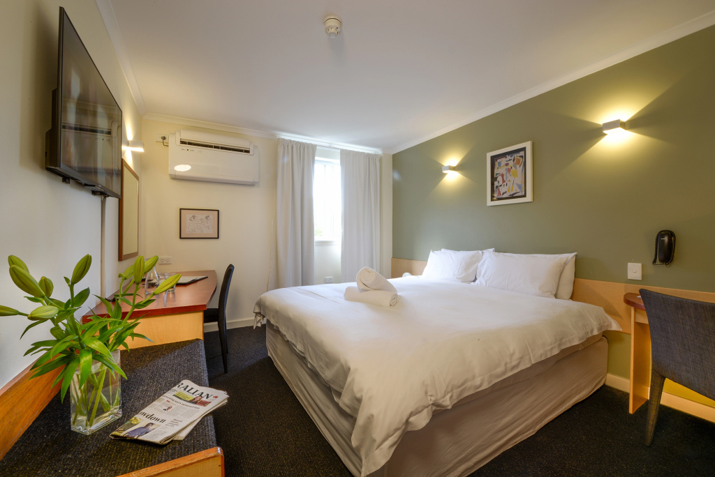 Sullivans Hotel