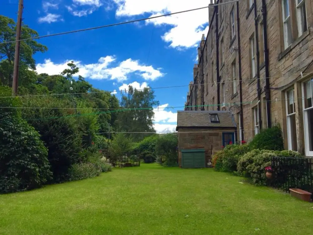 1 Bedroom Apartment In Morningside