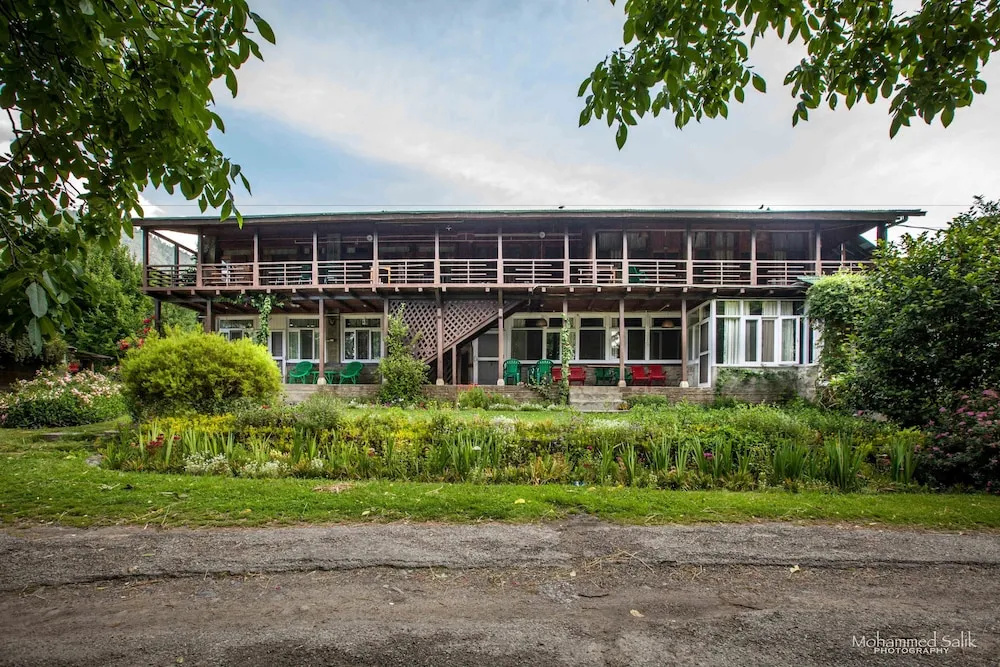 Johnsons Hotel