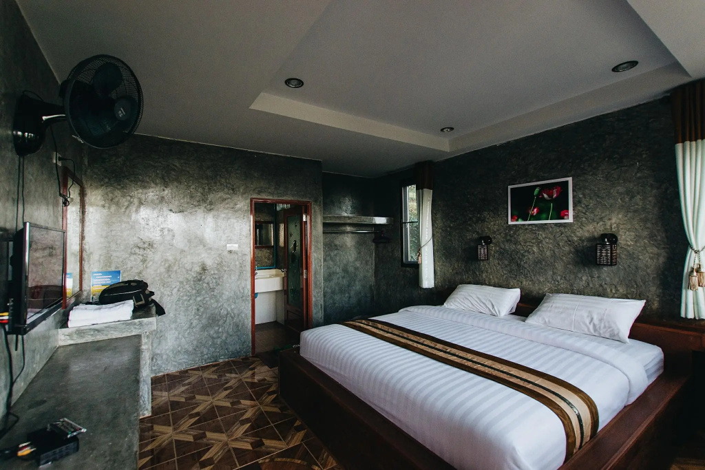 Standard Double room (full double bed)