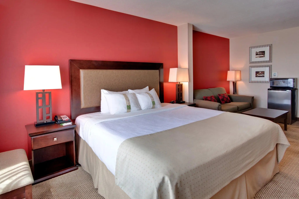 Holiday Inn & Suites Bakersfield by IHG - Chambres