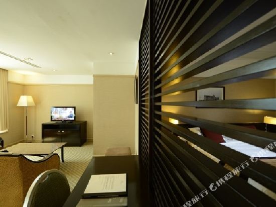 Pacific Regency Hotel Suites