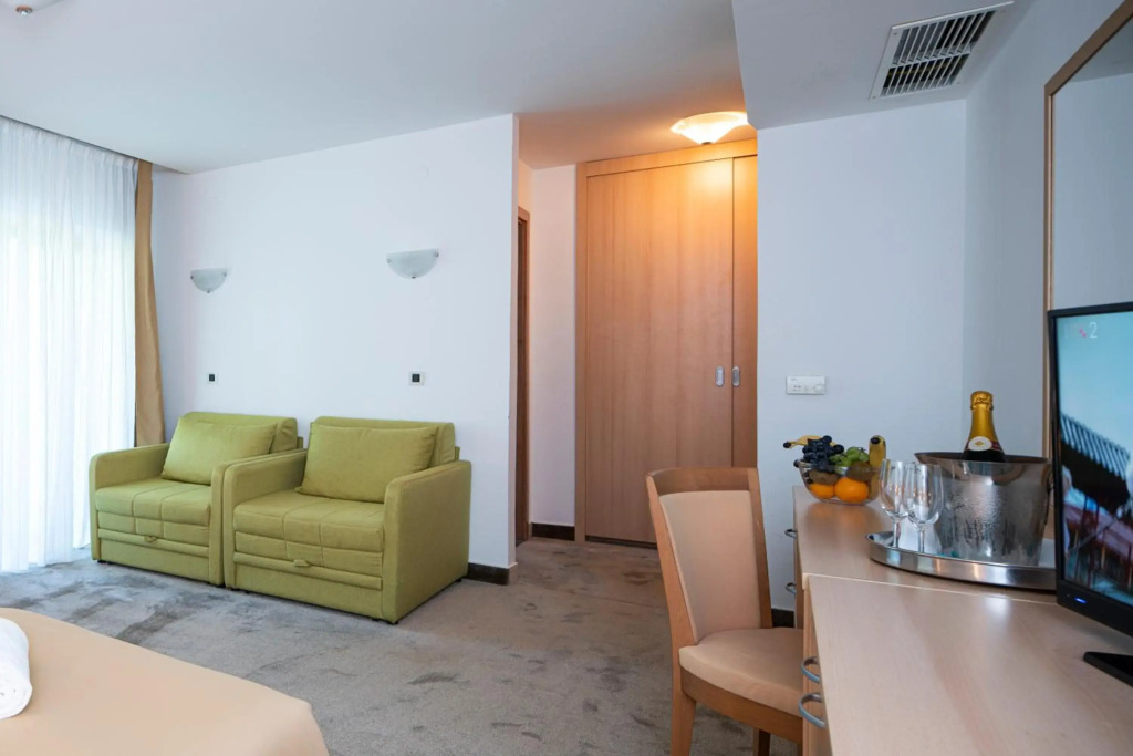 Hotel Flores by null