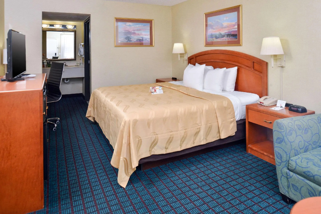 Standard Double room (full double bed)