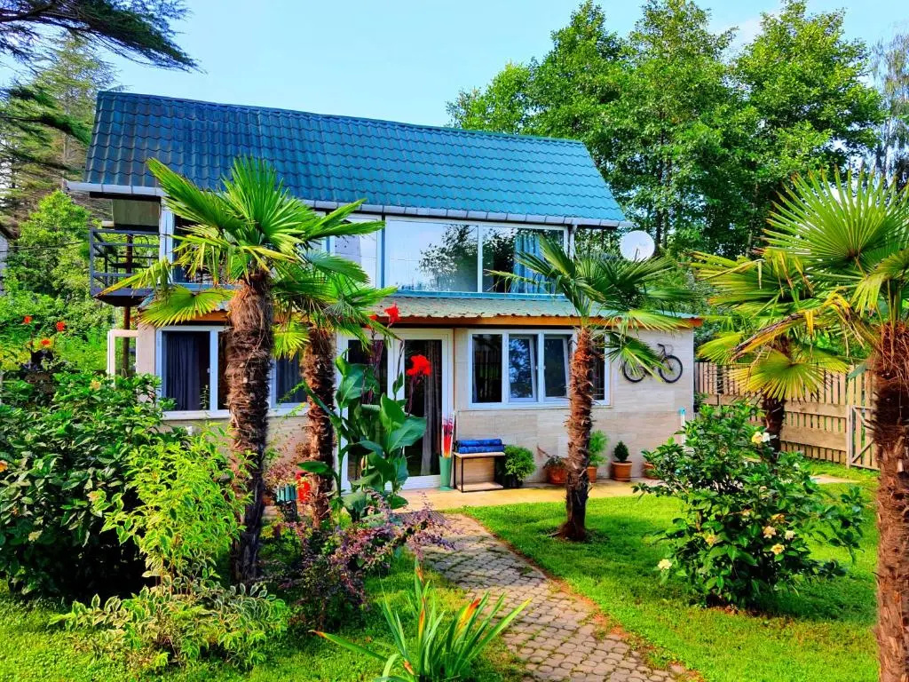 House & Yard Sesil S 70m to beach