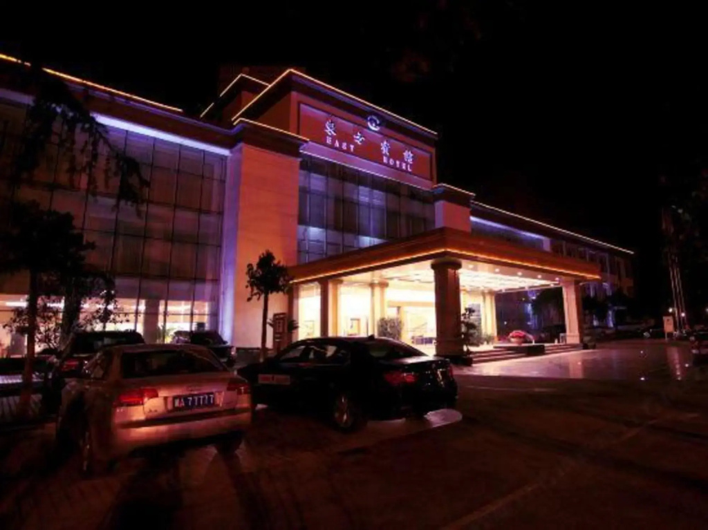 Longchang East Hotel