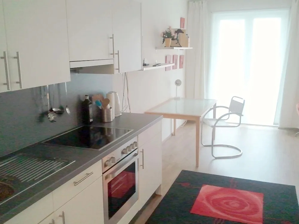 Double Basement Studio (full double bed)