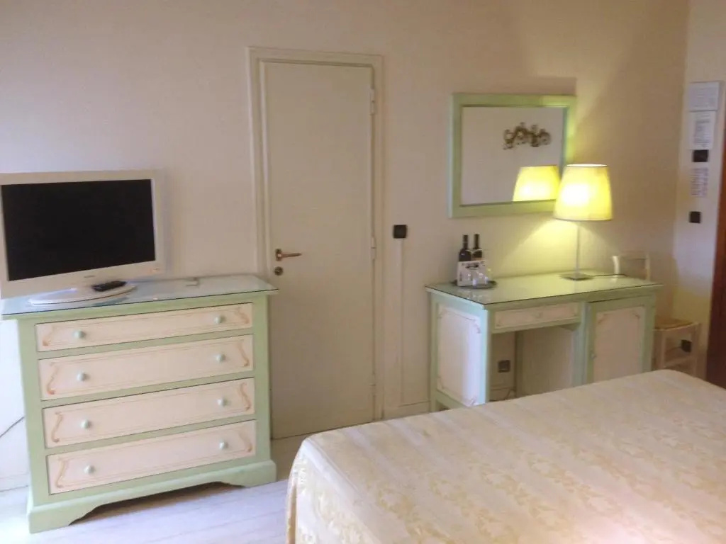 Superior Double room (full double bed)