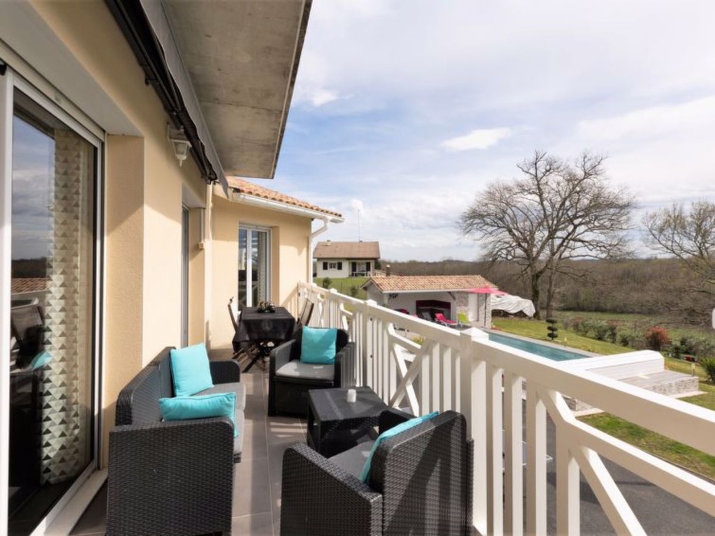 Balcony & Terrace