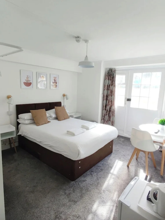 Economy room