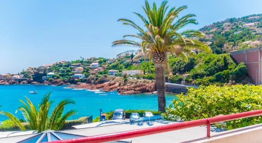 Beach & Waterfront