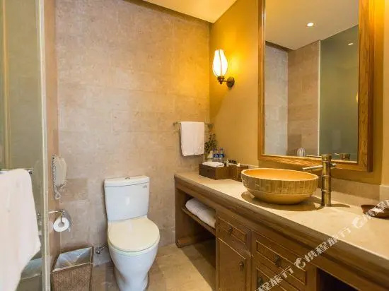 Standard Double room with courtyard view (full double bed)