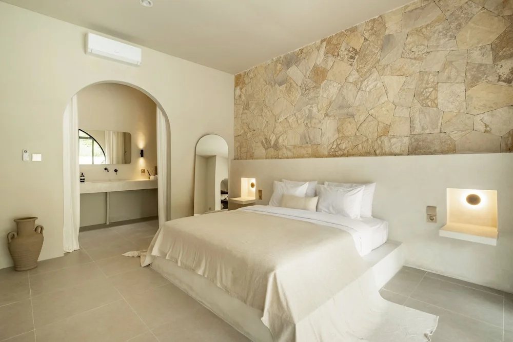 Tropical 3BR Villa in Canggu