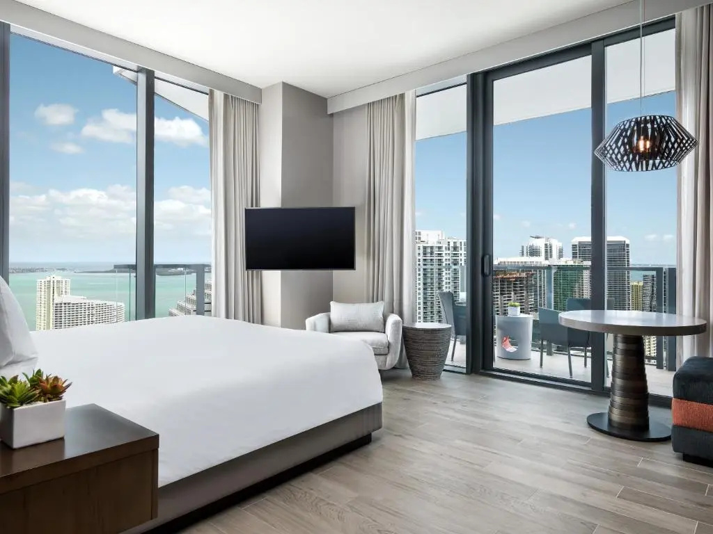 Bay Double room (full double bed)