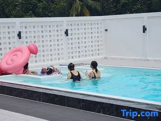 Sun Moon Tree Resort & Recreation