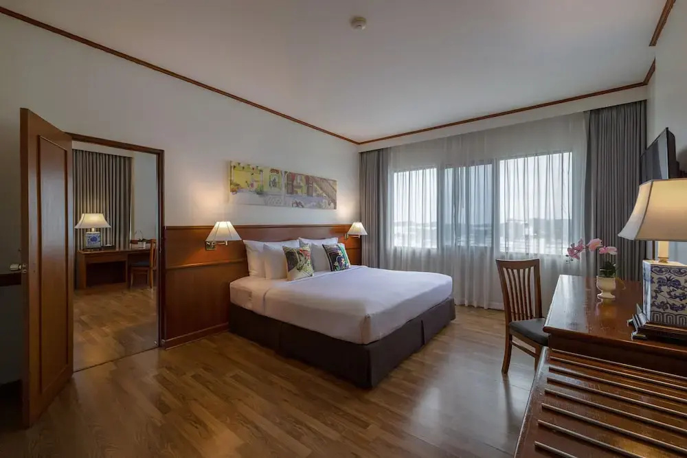 Люкс в Отель Royal Phuket City Hotel