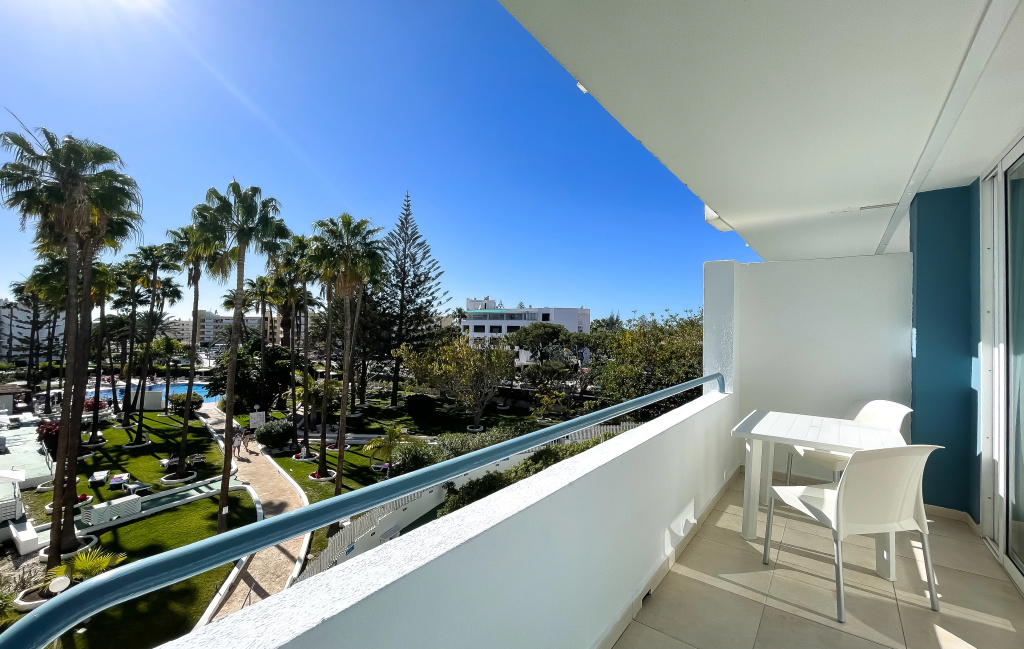 Balcony & Terrace