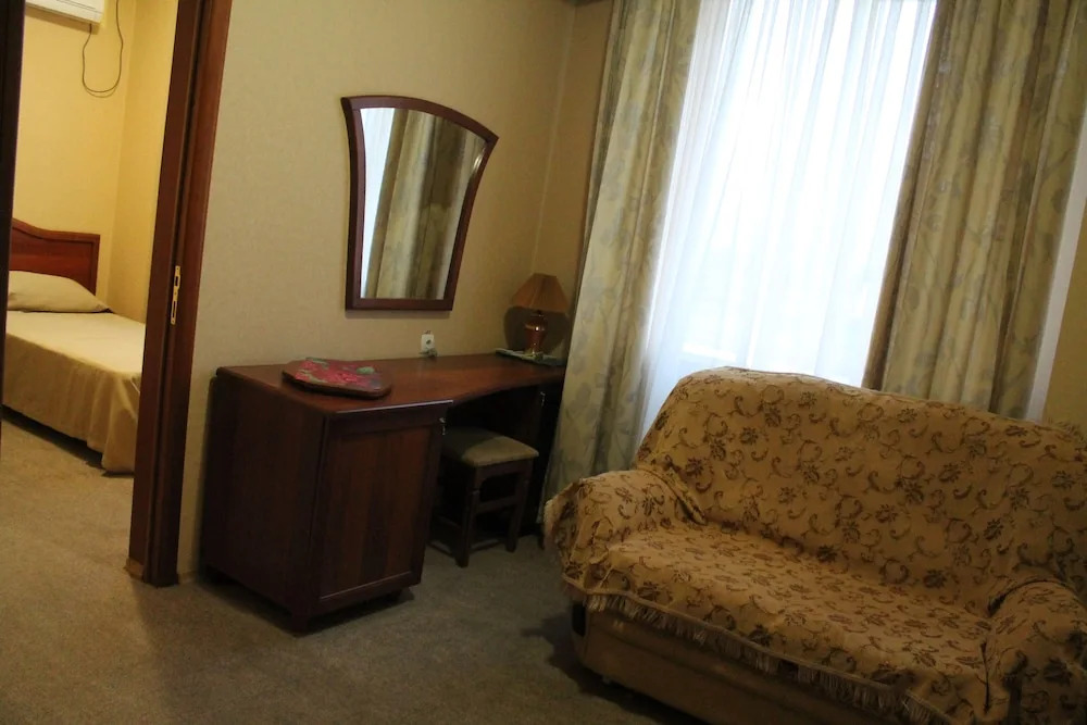 Четырёхместный семейный номер Standard в Агрос