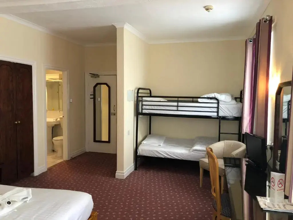 Riviera Hotel - Chambres