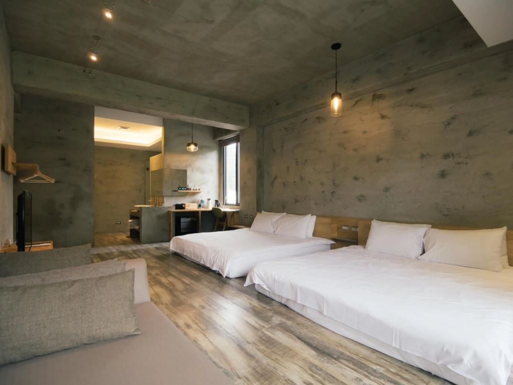 Sun Moon Inn — 4