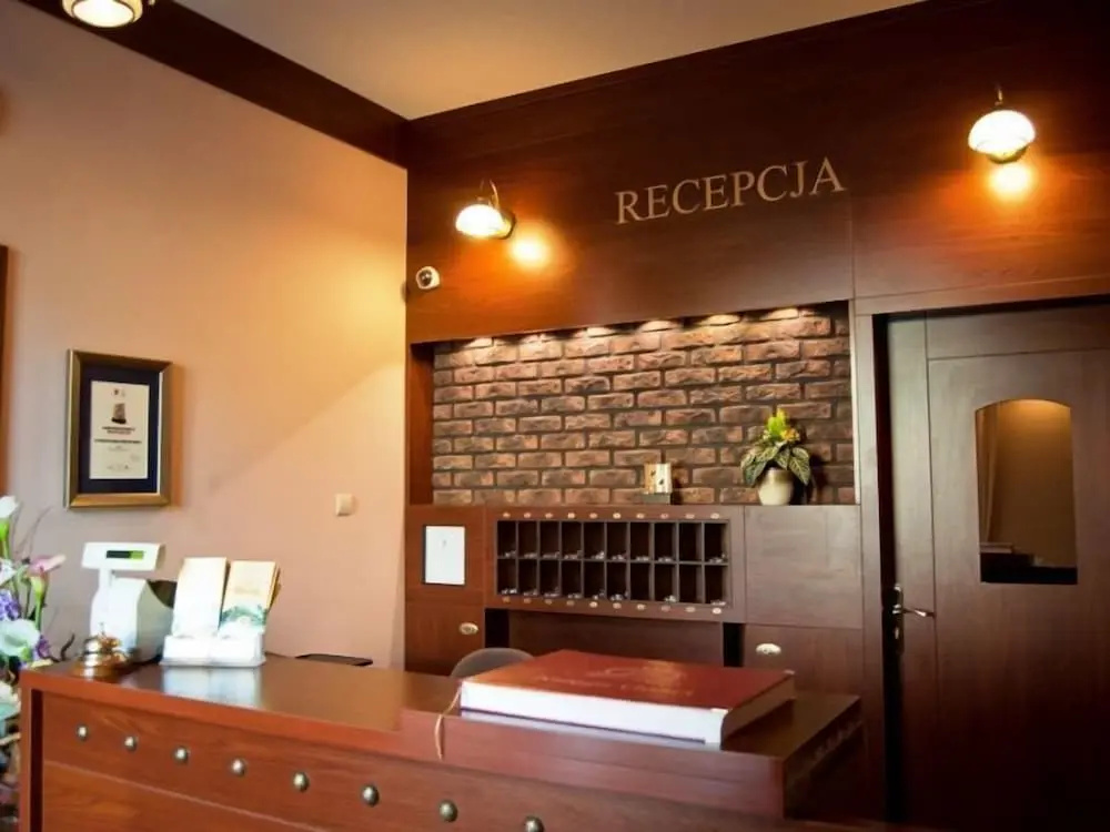 Lobby & Reception
