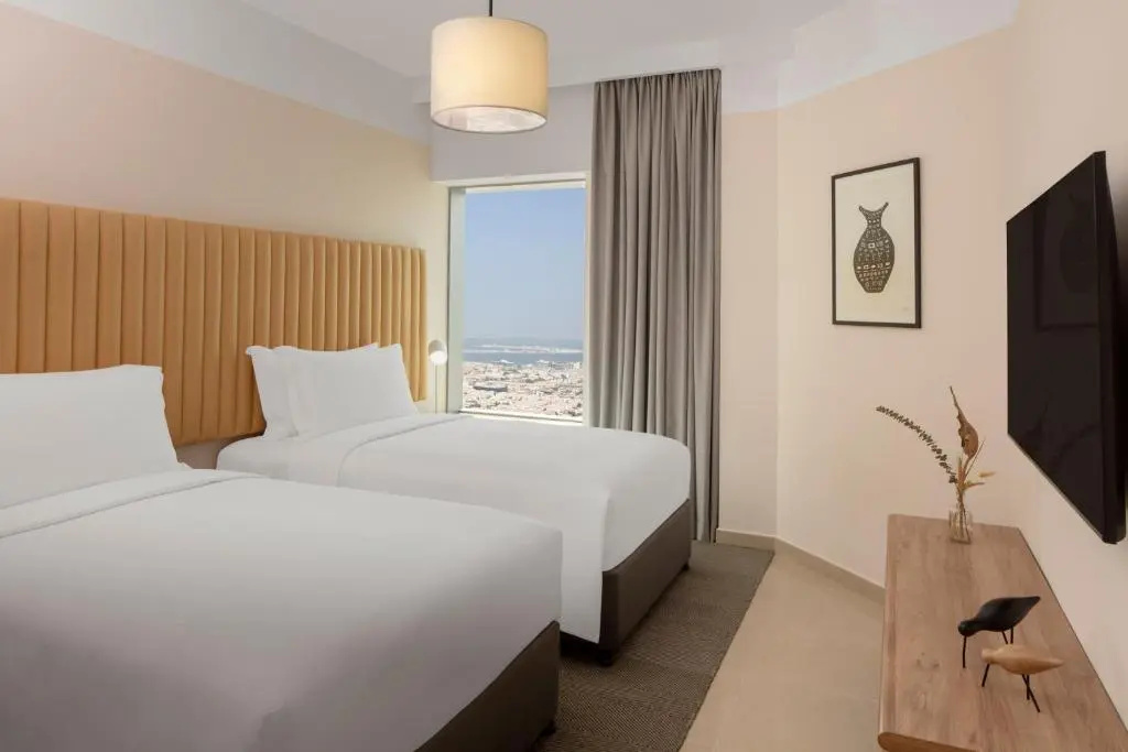 Люкс с 2 комнатами с видом на море в Staybridge Suites Dubai Financial Centre