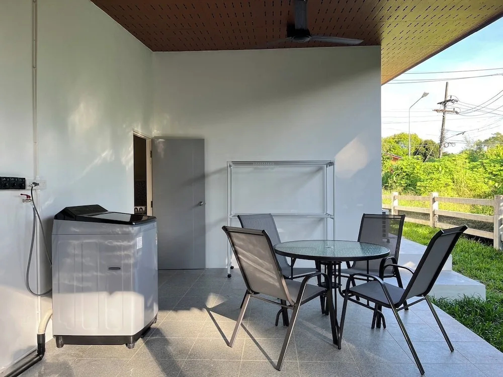 Private 2 Bedrooms Villa Near Waterfall in Khao Lak-terrace Large Bubble Jacuzzi