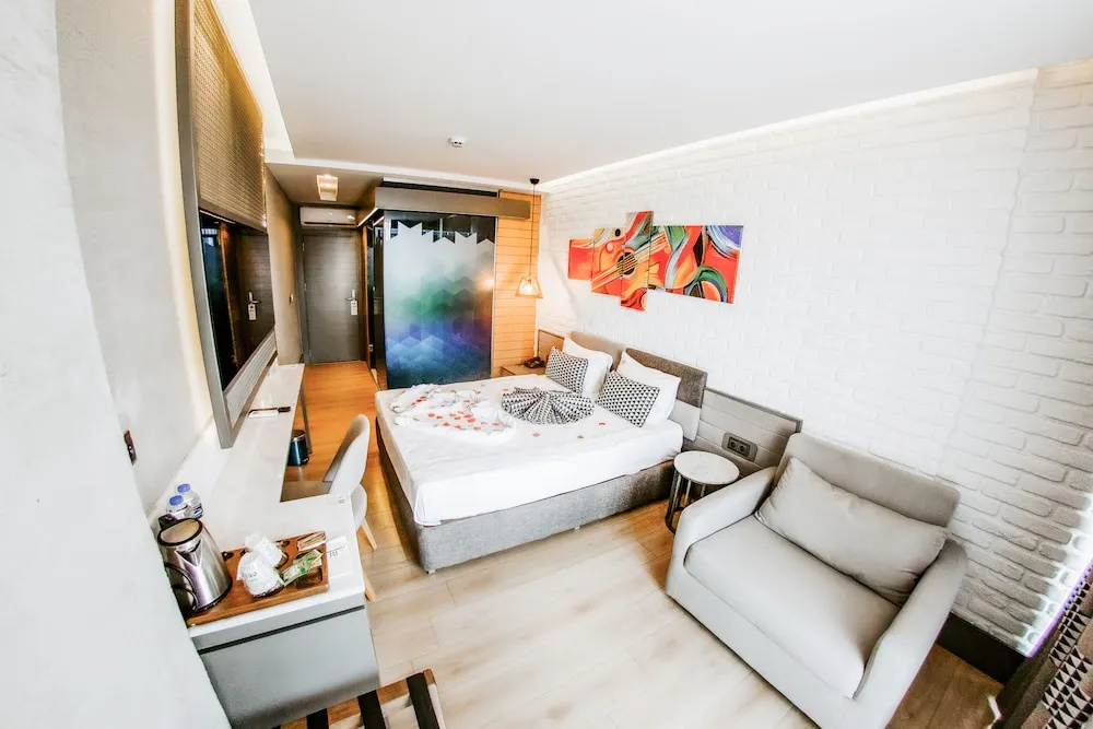 Laren Family Hotel & Spa - Boutique Hotel — 3