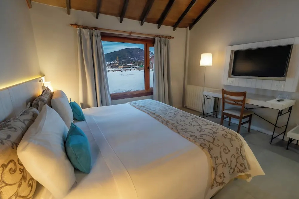 Standard Double room with sea view (full double bed)