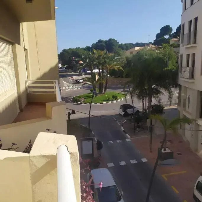 Acogerdor apartmento para 5 personas en el centro de Moraira