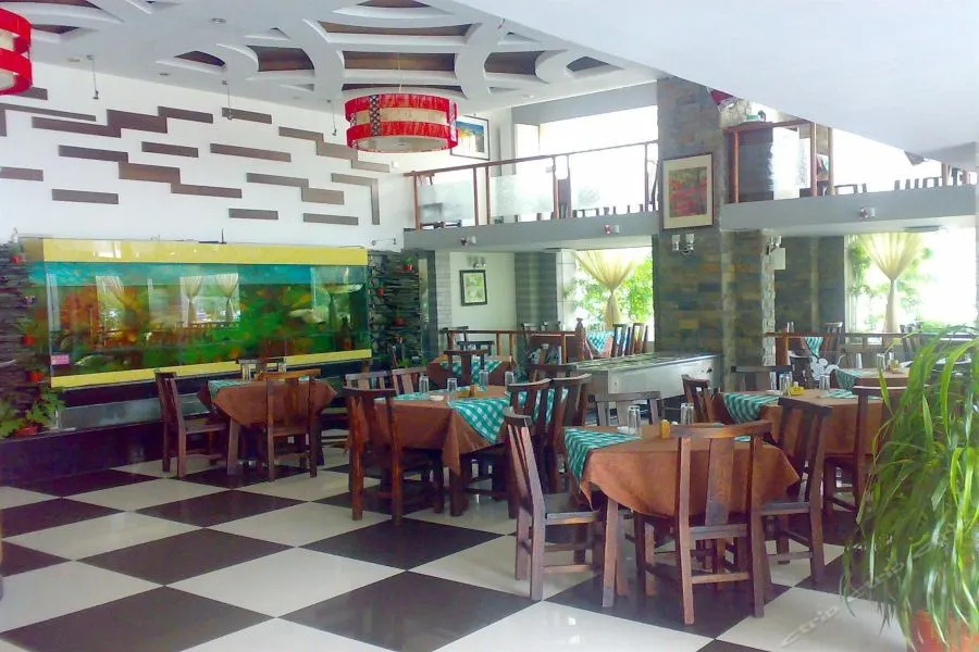 Food & Beverage